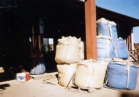 003-01.jpg (28215 oCg)